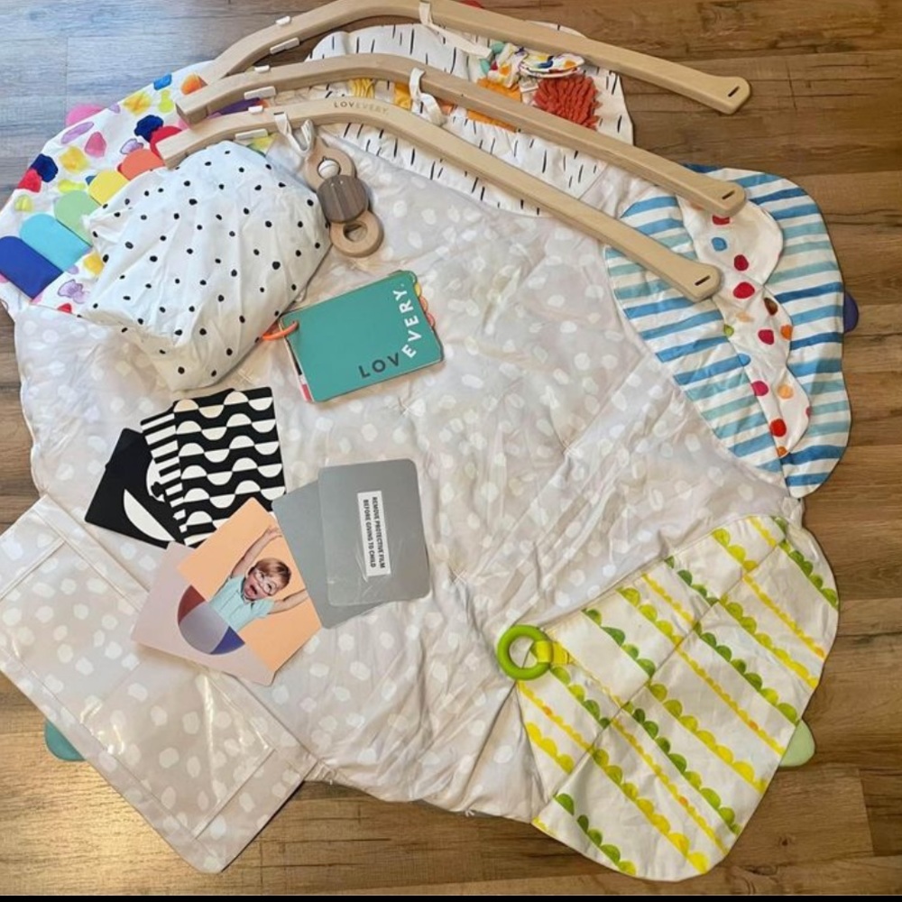 Love every play mat